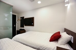 Economy Twin Room | Blackout curtains, soundproofing, free WiFi