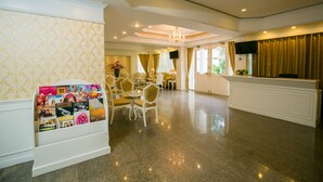 Lobby sitting area - Le Paradis Bangkok (Bangkok)
