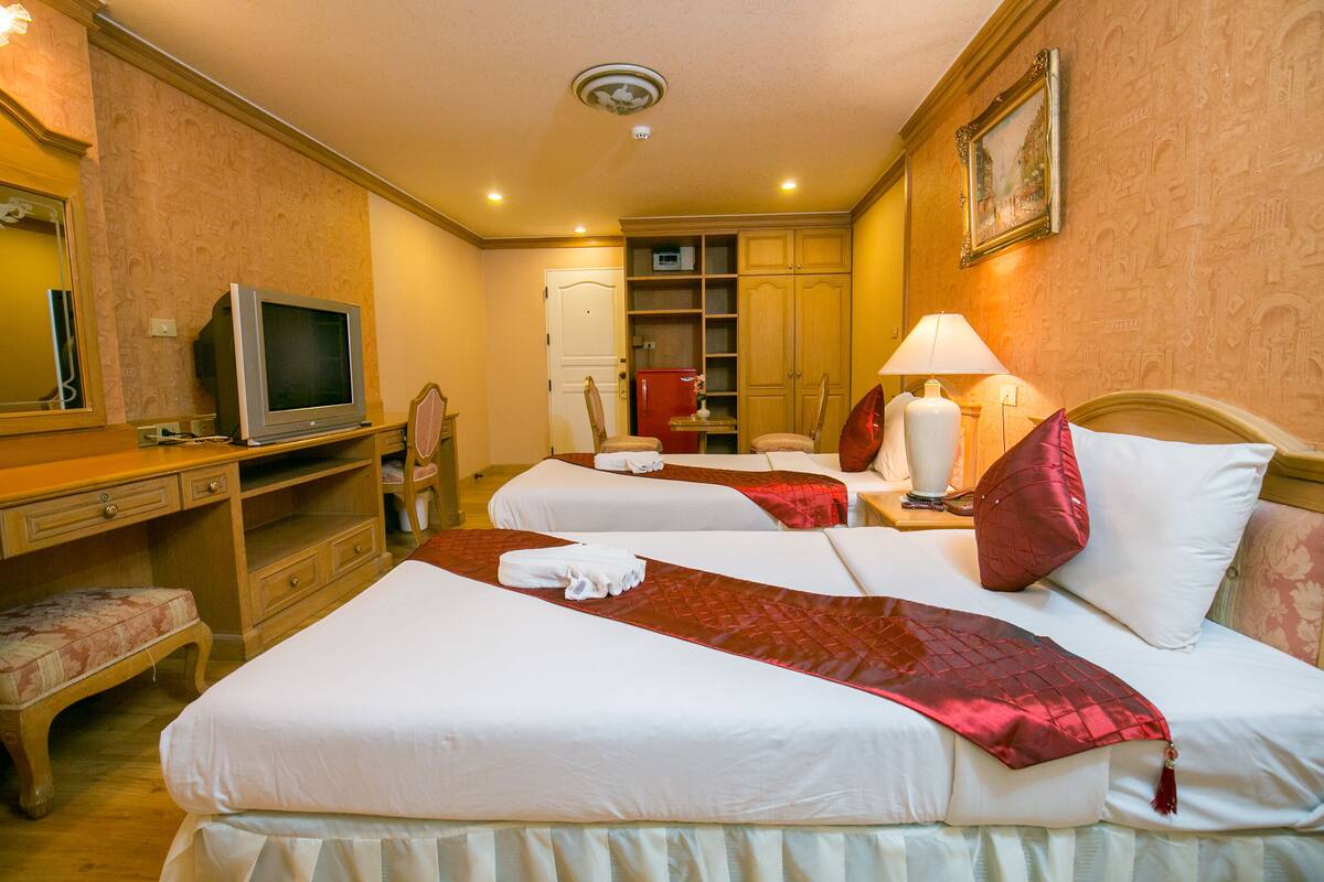 Minibar, desk, rollaway beds, free WiFi