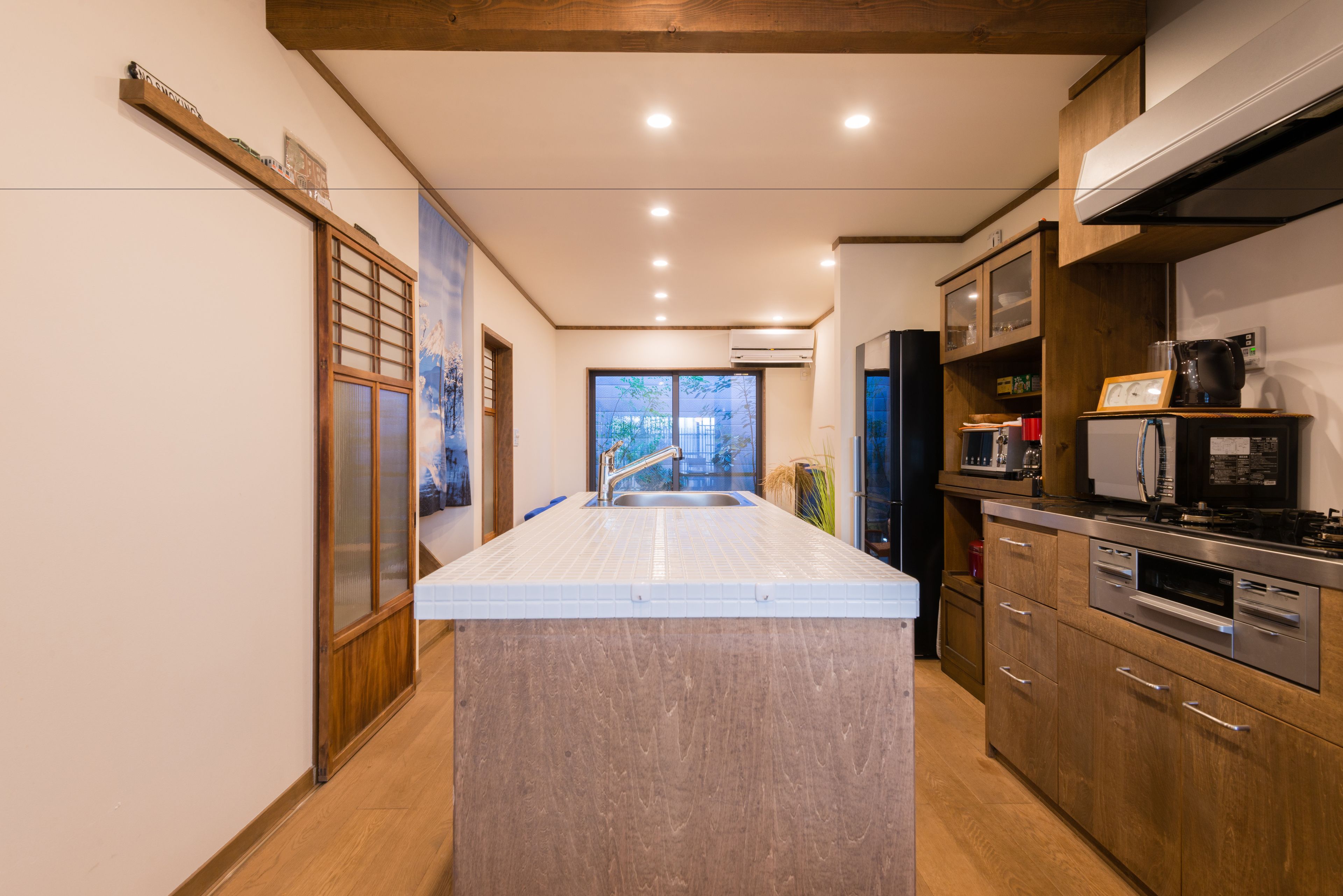 设计联排别墅 | 私人厨房 | 大冰箱、微波炉、烤箱、炉灶