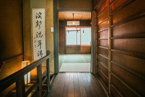 Japanese Style Room | 3 bedrooms, iron/ironing board, free WiFi, bed sheets