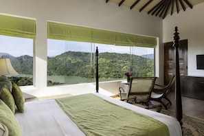 Tee Off Suite | Premium bedding, minibar, in-room safe, individually decorated - The Albatross, Kandy (Maberiyatenna)