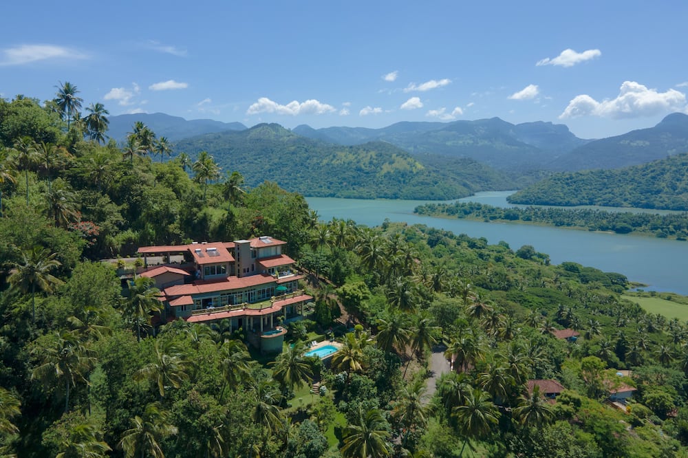 The Albatross, Kandy