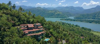 The Albatross, Kandy