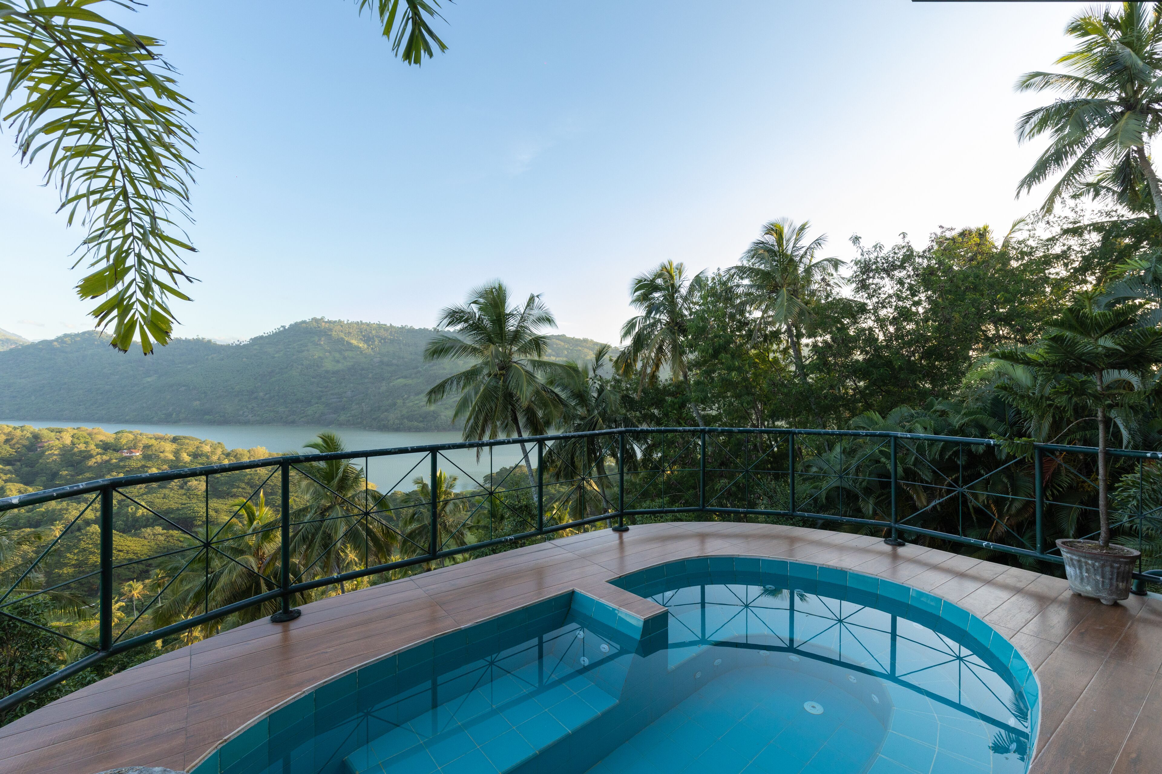 Bồn tắm spa ngoài trời