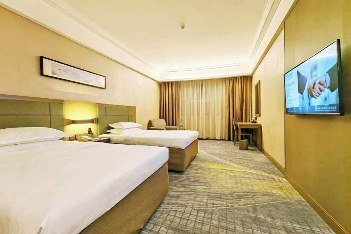 In-room safe, desk, soundproofing, free WiFi