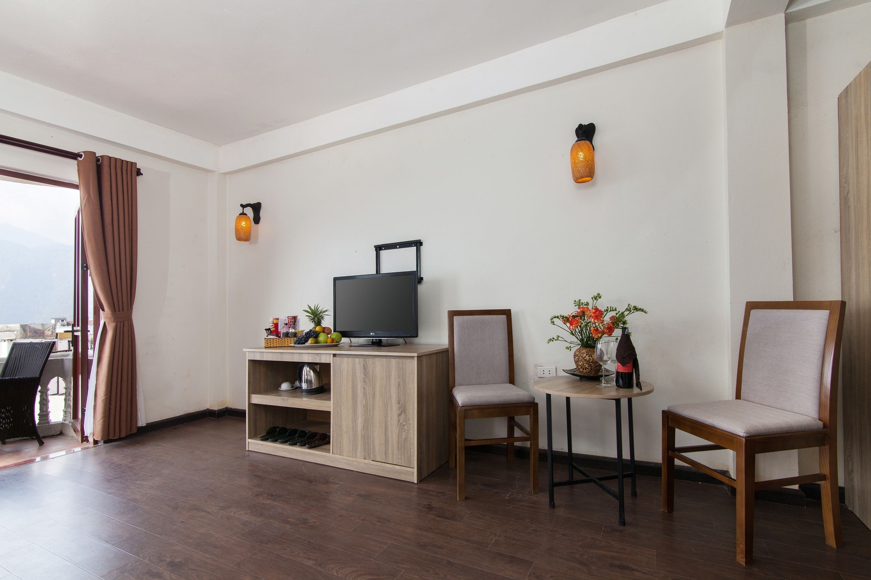 deluxe moutain view | minibar, in-room safe, desk, blackout curtains