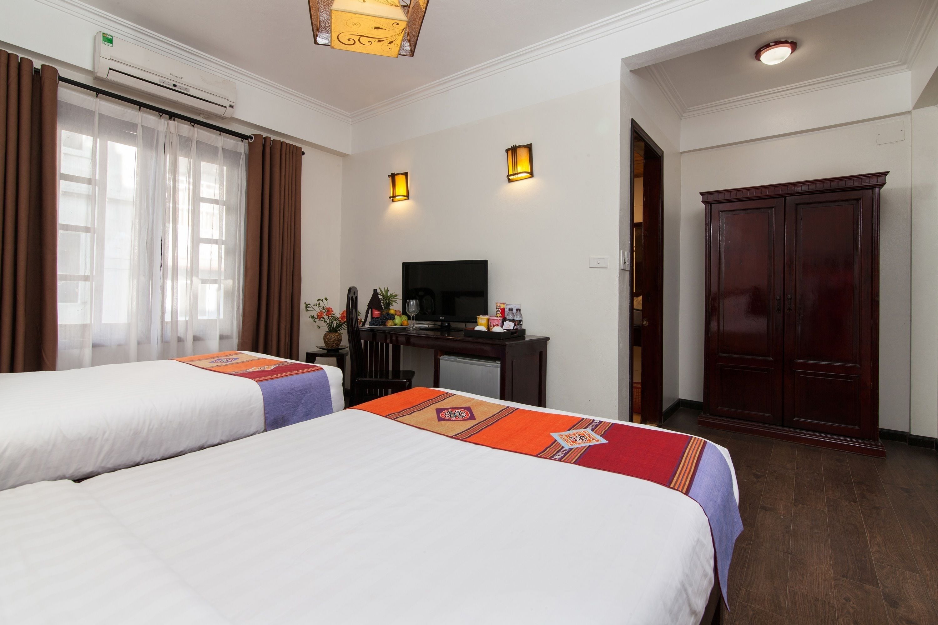 superior sapa view | minibar, in-room safe, desk, blackout curtains