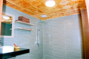 Superior Sapa View | Bathroom shower - Chapa Dew Boutique Hotel (Sa Pa)