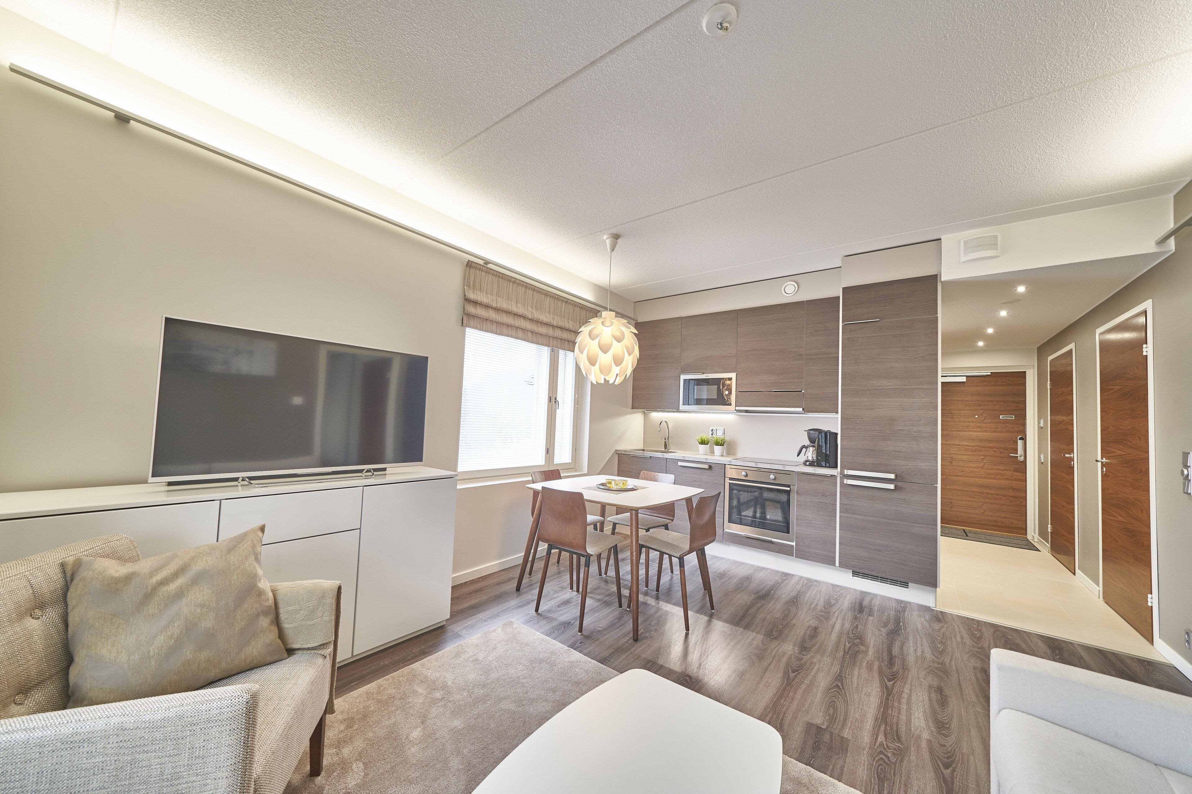 golf apartment | in-room dining