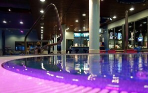 Indoor pool, outdoor pool - Tahko Spa Hotel Red Apartments (Kuopio)