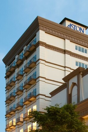 Property entrance - Aston Manado Hotel (Manado)