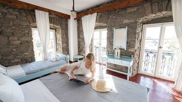 Quadrupla Tradizionale, vista mare | Biancheria da letto di alta qualità, una cassaforte in camera