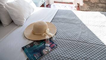 Superior Triple Room | Premium bedding, in-room safe, desk, iron/ironing board