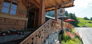 Entrée de l’hébergement