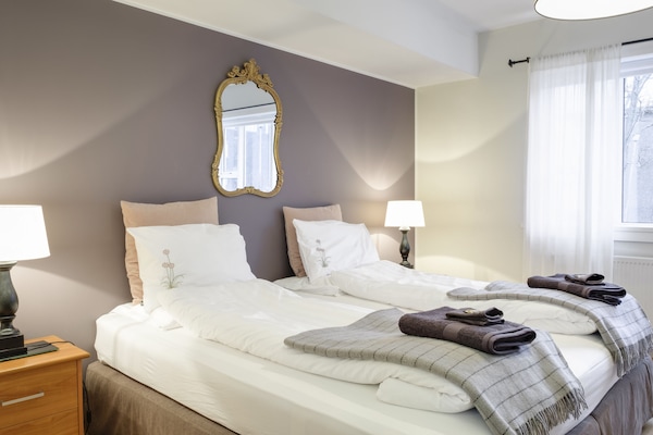 King/Twin Room with Shared Bathroom | Premium bedding, down comforters, laptop workspace, blackout drapes