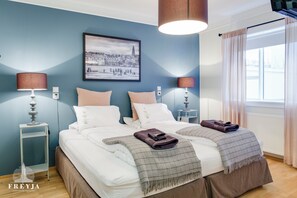 Residential Suite ( 8 persons) 1st floor | Premium bedding, down duvets, individually furnished, laptop workspace - Freyja Guesthouse & Suites (Reykjavik)