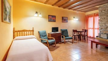 Phòng 3 | Nôi (giường cho trẻ sơ sinh) miễn phí, giường gấp/giường phụ (phụ phí)