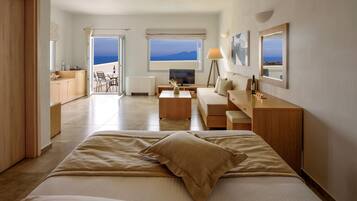 Suite - boblebad | Premium-sengetøj, minibar, pengeskab på værelset, strygejern/strygebræt