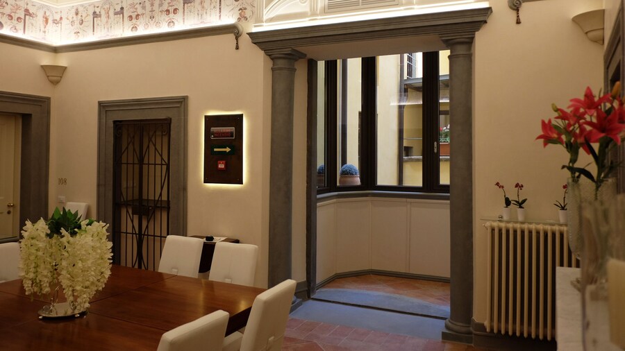 Hotel Renaissance