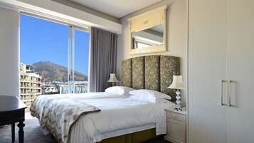 Deluxe Apartment, Canal View | 1 bedroom, minibar, in-room safe, desk