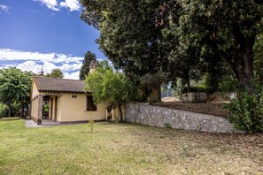 Área de parrillas y picnic