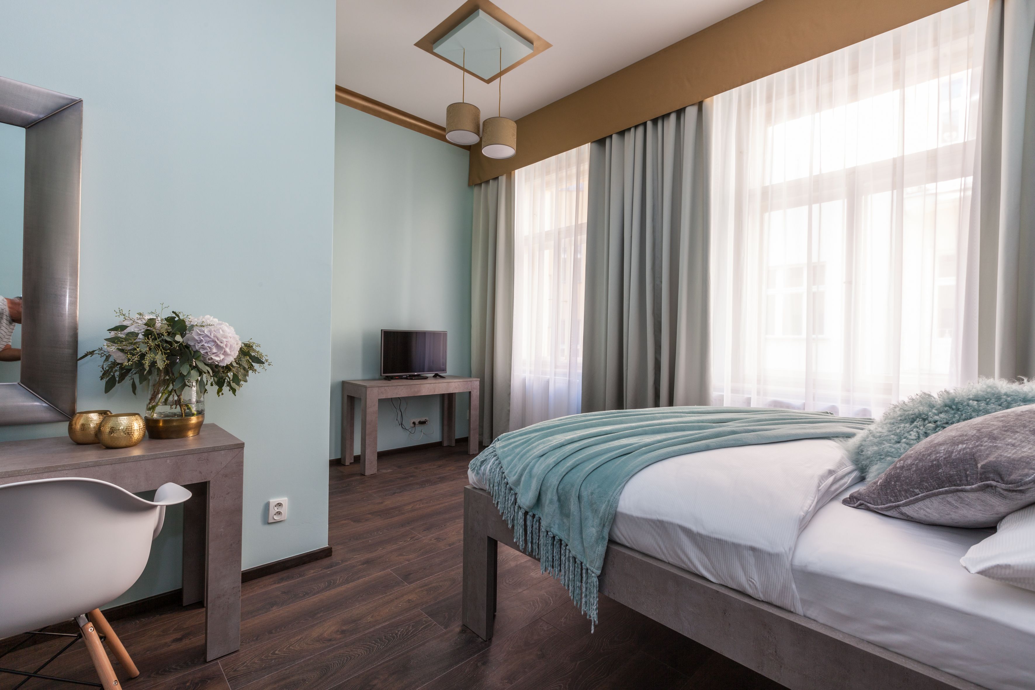 executive double room | in-room safe, desk, blackout curtains, iron/ironing board