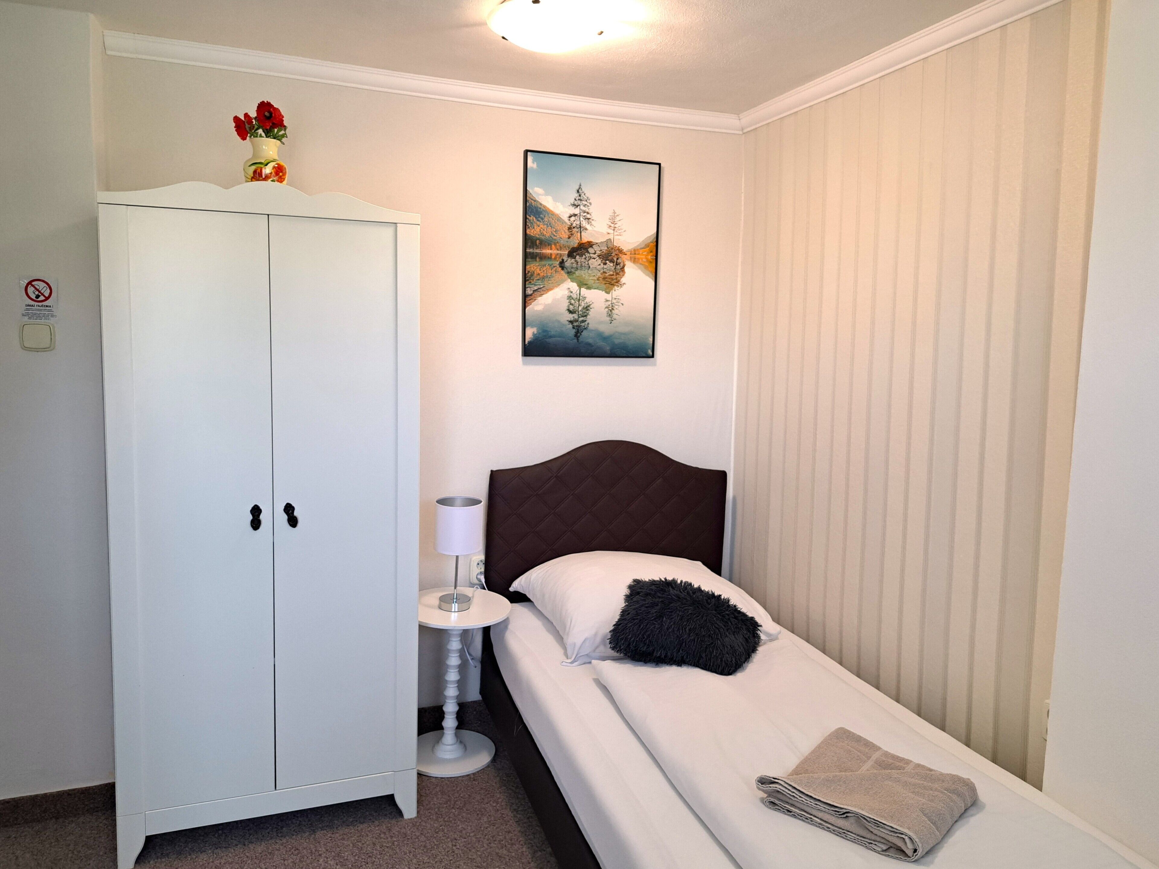 Phòng đơn | Nệm Select Comfort, màn/rèm cản sáng, bàn ủi/dụng cụ ủi quần áo 