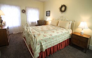 Rom – standard, 1 queensize-seng | Strykejern/-brett, wi-fi (inkludert) og sengetøy