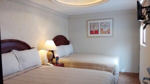 Iron/ironing board, free WiFi - Hotel Plaza Express (Torreon)