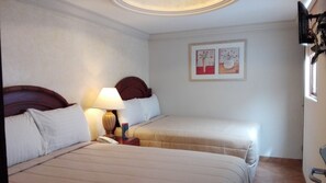 Iron/ironing board, free WiFi - Hotel Plaza Express (Torreon)