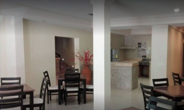 Free daily on-the-go breakfast - Hotel Plaza Express (Torreon)