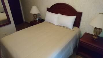 Basic Single Room | Iron/ironing board, free WiFi
