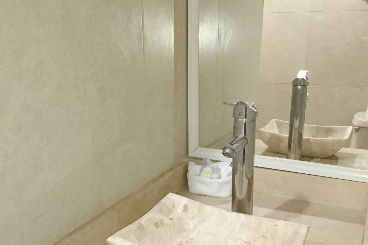 Basic Single Room | Iron/ironing board, WiFi (free)