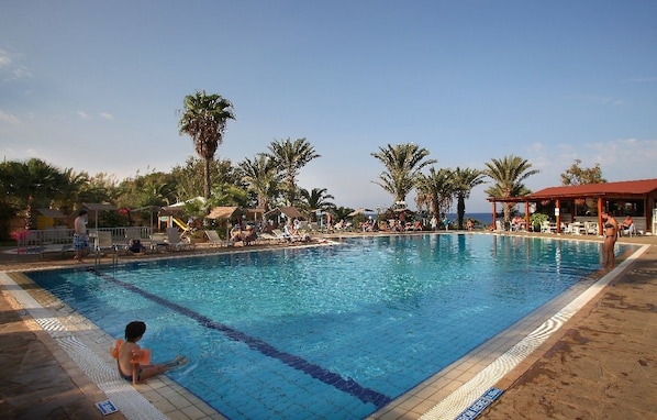 Outdoor pool - Protaras Villa Jasmine By The Sea (Paralimni)