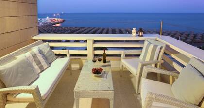 Mackenzie Seafront Suite