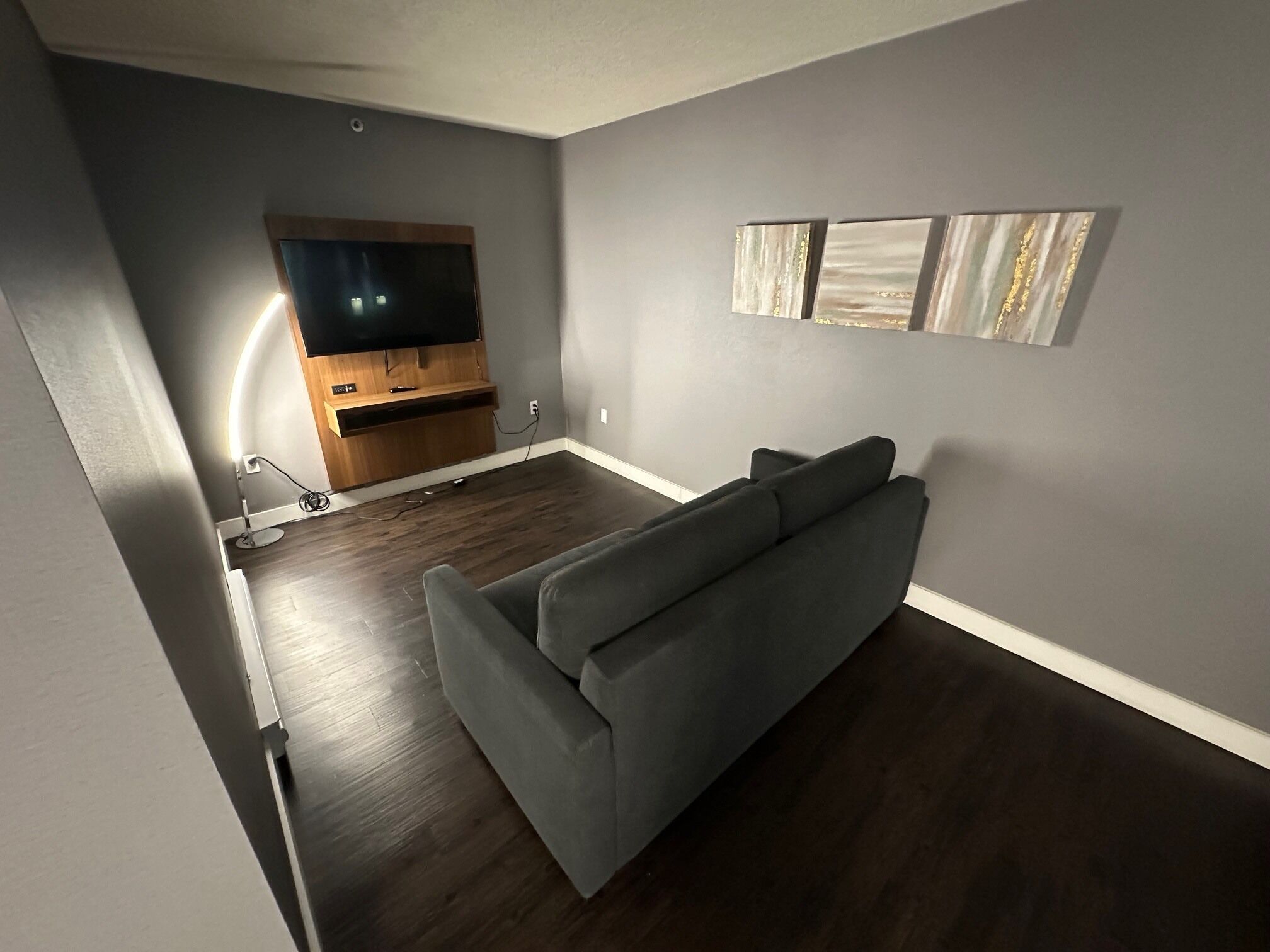 Habitación ejecutiva | Escritorio, tabla de planchar con plancha, wifi gratis y ropa de cama 