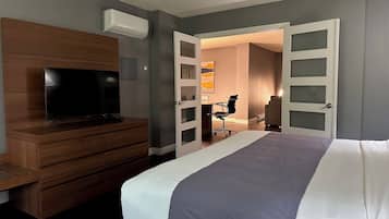 Chambre Exécutive | Bureau, fer et planche à repasser, Wi-Fi gratuit, draps fournis