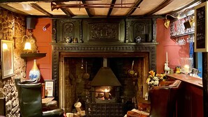 Bar (on property) - The Dusthole (Shepton Mallet)