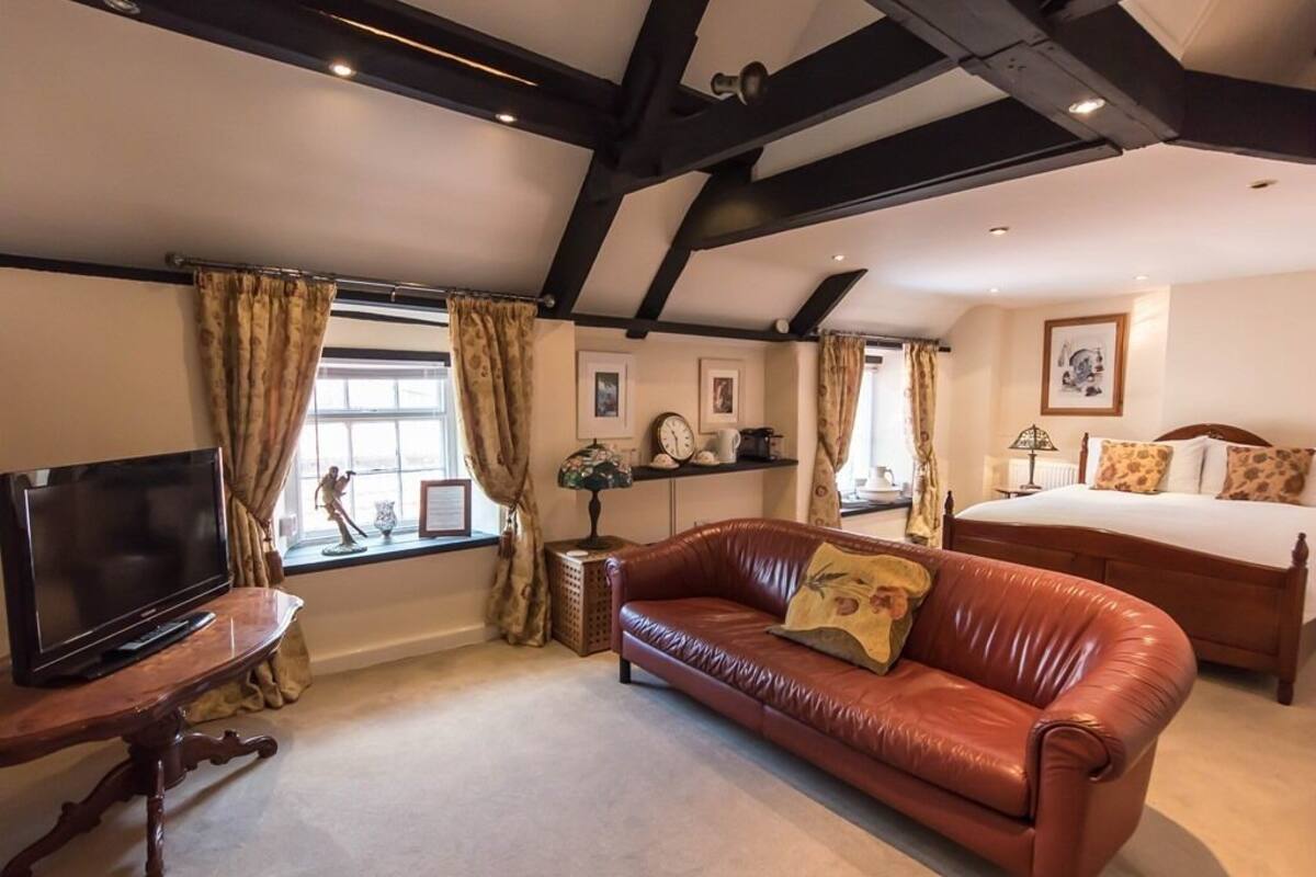 Superior Suite, Ensuite (Super-king)