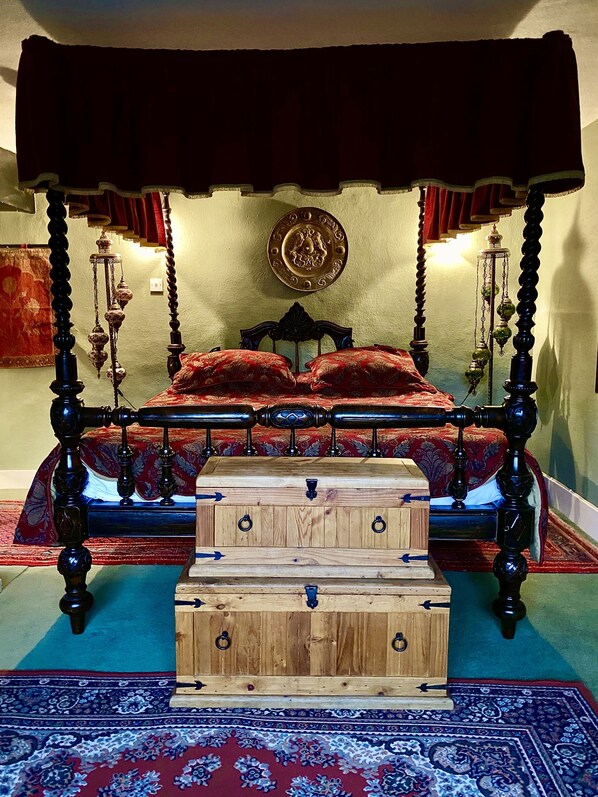 Superior-Doppelzimmer, mit Bad (Four-poster) | 1 Schlafzimmer