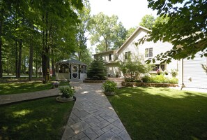 Exterior - The Roost Bed and Breakfast (Appleton)