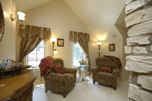 Luxury Suite, 1 King Bed (The Bella Suite)