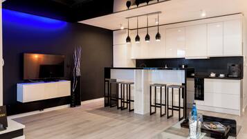 Luxury Apartment, 1 Bedroom | Private kitchenette | Fridge, oven, stovetop, dishwasher