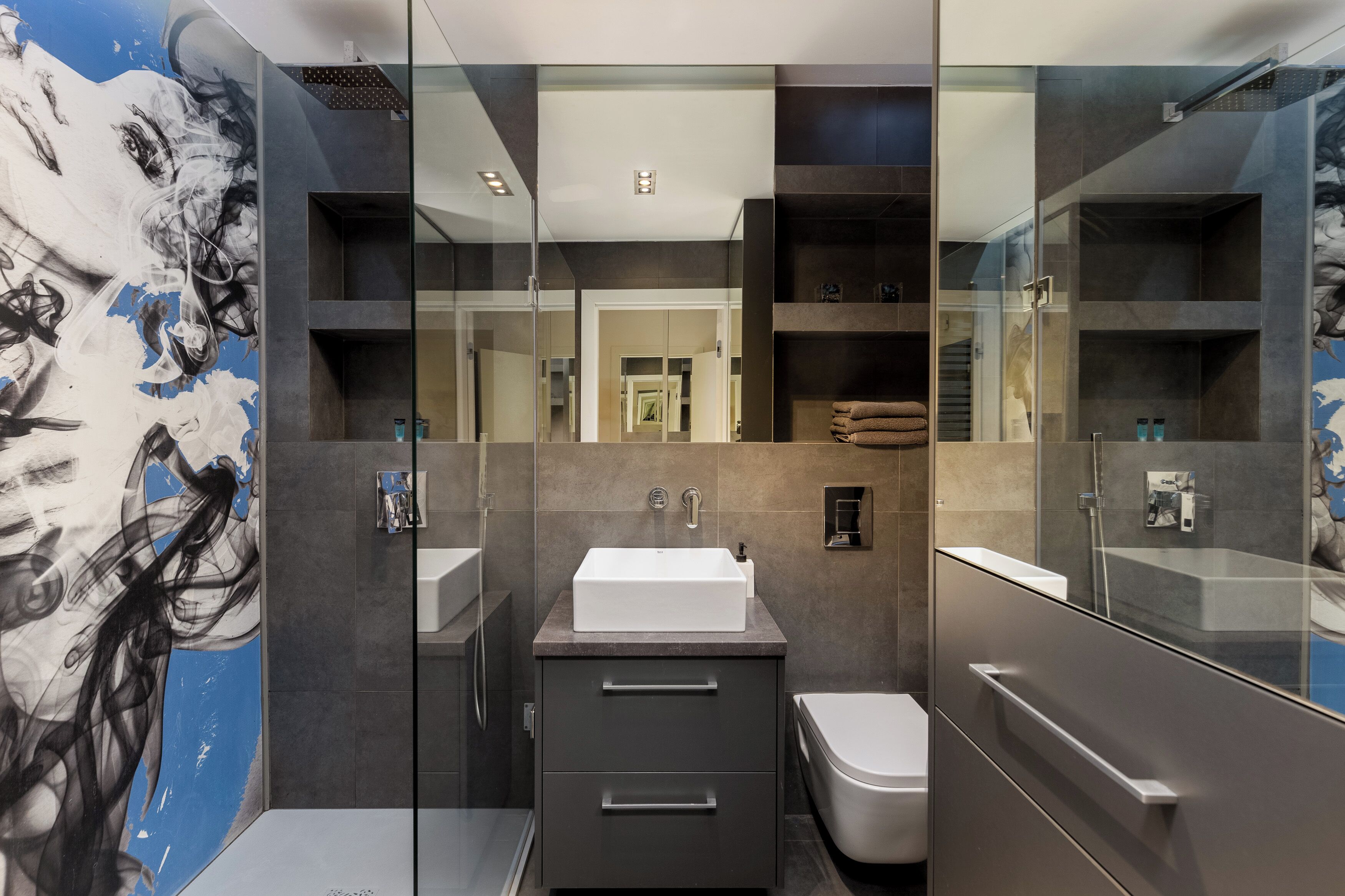 Luxury Apartment, 1 Bedroom | Bathroom | Shower, free toiletries, hair dryer, towels