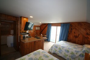 客房, 2 张双人床, 简易厨房 | 高档床上用品、免费婴儿床、免费折叠床/加床、免费 WiFi