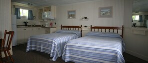 ห้องพัก, เตียงใหญ่ 2 เตียง, ห้องครัวขนาดเล็ก | ห้องพักตกแต่งสำหรับเด็ก