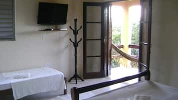 Roupas de cama antialérgicas, frigobar, individualmente decorados