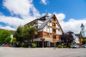 Mặt tiền nơi lưu trú