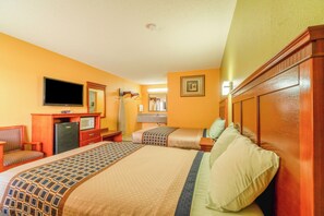 客房, 2 张双人床, 无烟房 | 迷你吧、办公桌�、熨斗/熨板、免费 WiFi